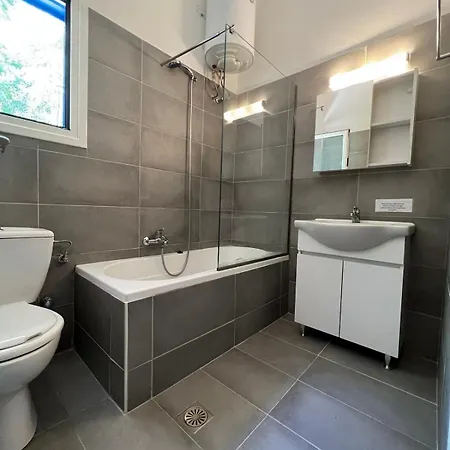 Elena Nisaki (Corfu)